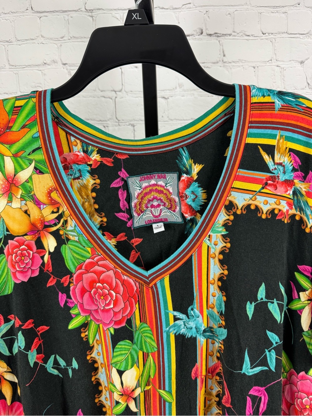 Johnny Was Andra Favorite Floral Stripe V-Neck Swing Tee Black Size Large - Picture 3 of 7
